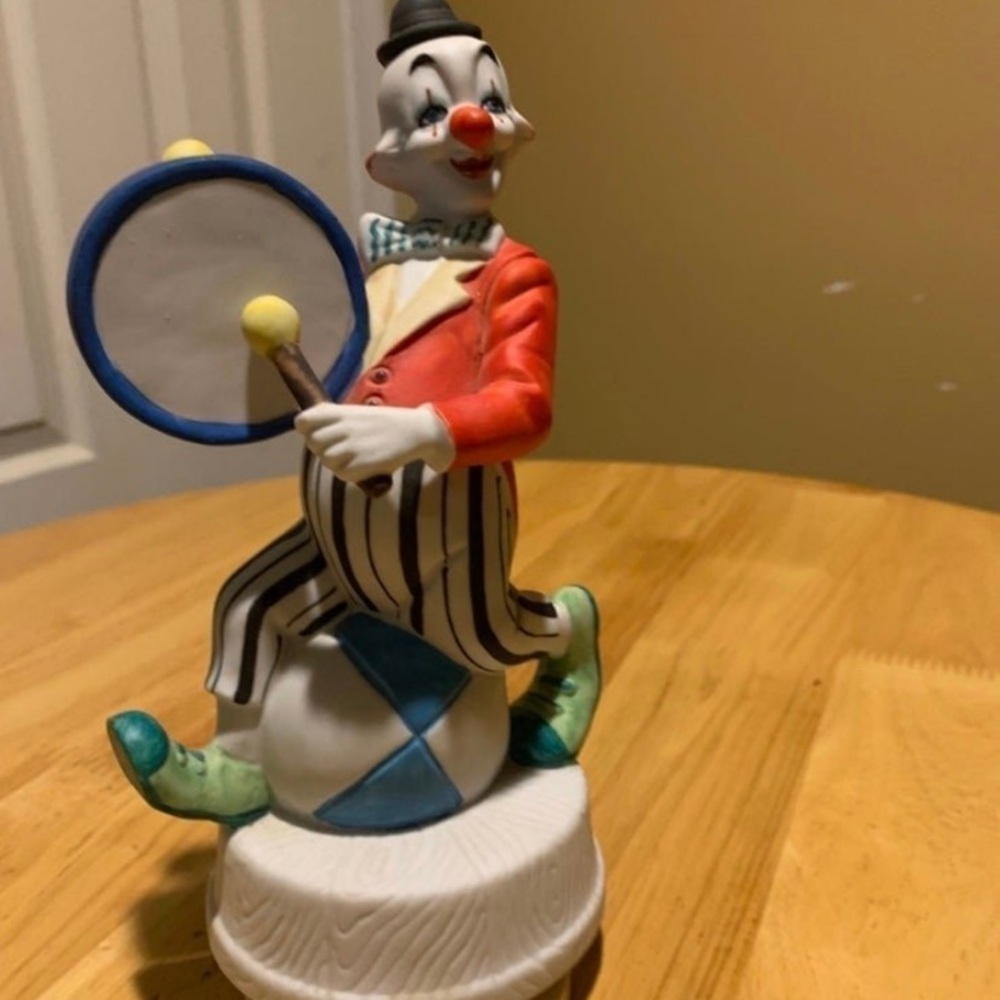 Ceramic Clown Music Box Plays “ Send In The Clowns “